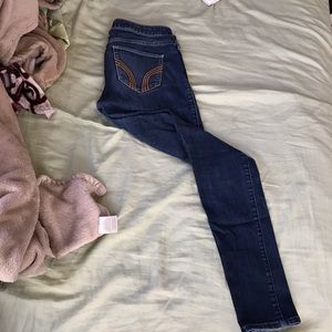Hollister Dark-wash Skinny Jeans💙